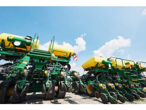 Troca de Óleo para Equipamentos Agrícolas no Parolin